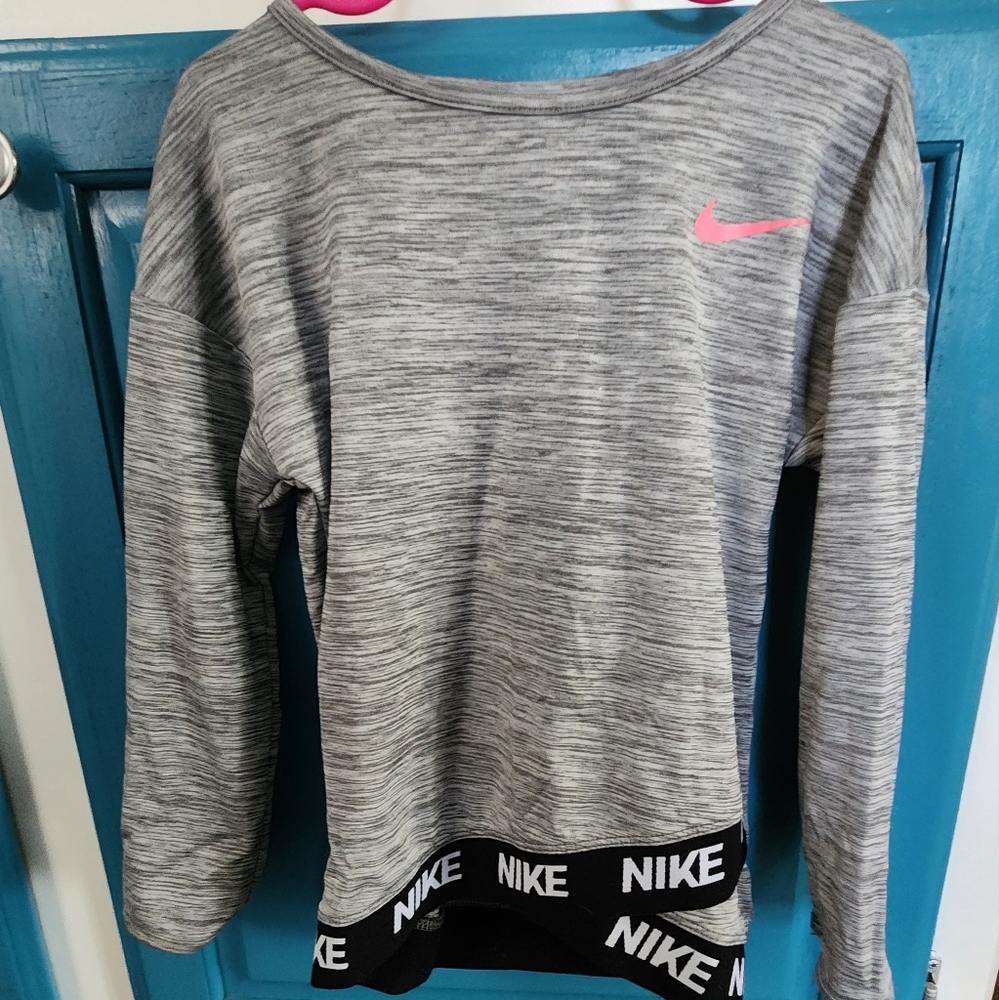 4t Nike long sleeve dri-fit black with pink shirt